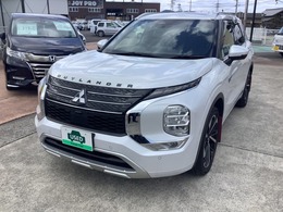 三菱 アウトランダー PHEV 2.4 P 4WD PHEV  三列シート　クルーズコントロール