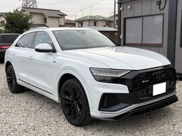 アウディ Q8 55 TFSI クワトロ デビューパッケージ Sライン 4WD 