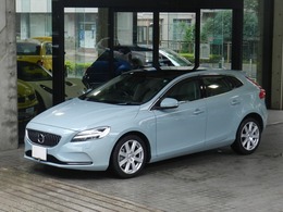 ボルボ V40 T3 クラシック エディション アマゾンブルー　本革　ガラスルーフ