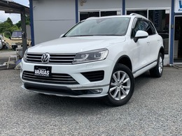 フォルクスワーゲン トゥアレグ V6 アップグレードパッケージ 4WD 黒革シート　シートヒーター　純正ナビTV