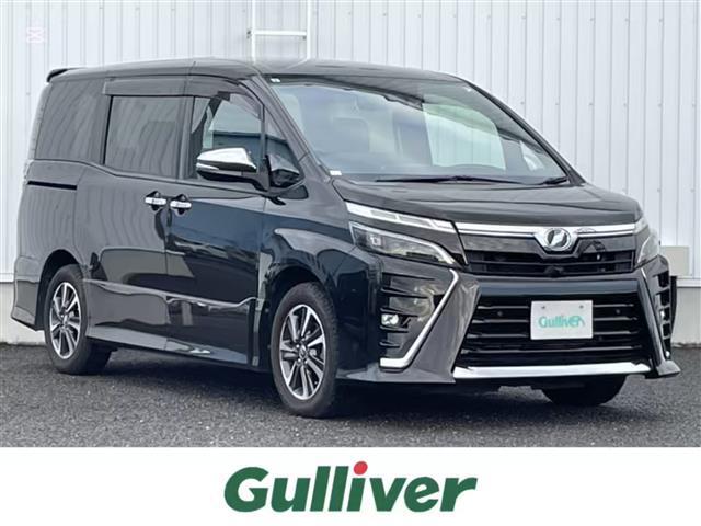 R1年式　ヴォクシー入荷しました。