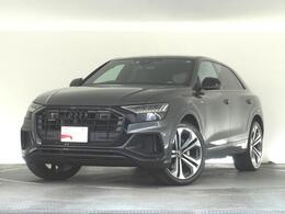 アウディ Q8 55 TFSI クワトロ Sライン 4WD ブラックスタイリングパッケージ認定中古車