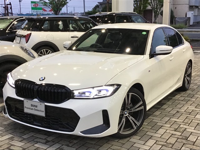 このお車は【浦和美園支店】に展示中です！ご来場、お問い合わせをスタッフ一同お待ちしております。＜住所＞埼玉県さいたま市緑区美園6-11-1　＜TEL＞048-812-2525