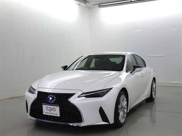 「IS300h」入荷いたしました。ボディーカラーは“ソニッククォーツ”です。