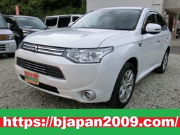 三菱 アウトランダーPHEV 2.0 G ナビパッケージ 4WD 地デジフルセグ　サイドカメラ　オートエア