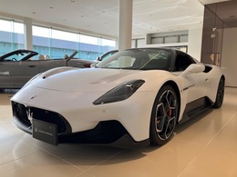 マセラティ MC20チェロ デモカー　メーカー保証継承 