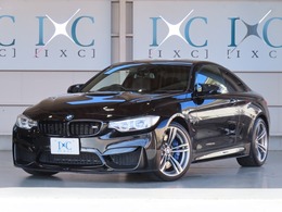 BMW M4クーペ M DCT ドライブロジック Mパフォーマンスパーツ　エアロ　19インチ