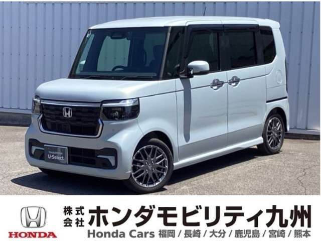 N-BOXカスタムターボ、純正メモリーナビやLEDライト、両側電動スライドドアやホンダセンシング等装備です。