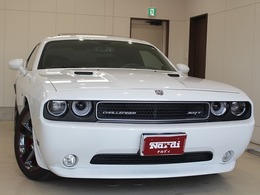 ダッジ チャレンジャー SXT サンルーフ・SDナビ・バックカメラ・Blueto