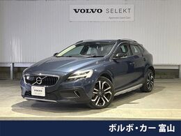 ボルボ V40クロスカントリー T5 AWD モメンタム 4WD インテリセーフ　レーダークルーズ　禁煙車