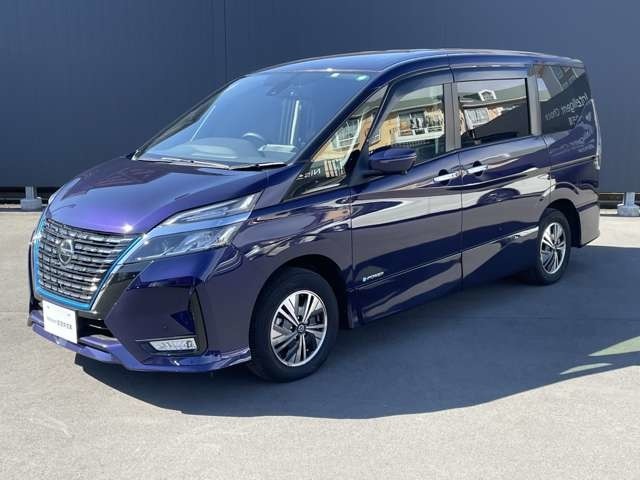 日産のミニバン、セレナe-POWERが入って来ました。