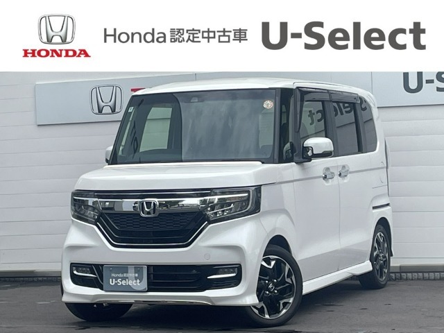 プラチナホワイトパール【NH883P】のN-BOXカスタムです。Gathersメモリーナビ、ホンダセンシング、ETC等がついています。