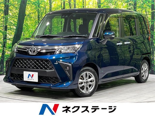 4WD　禁煙車　衝突軽減　ナビバックカメラ　両側電動ドア　寒冷地仕様