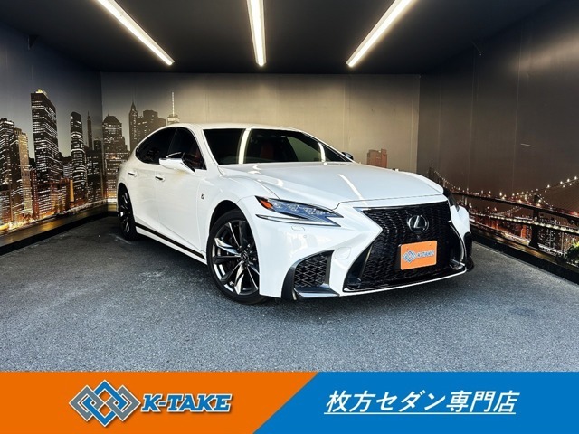 プリクラッシュ（禁煙車）（赤半革シート）（ターボ）（メーカーSDナビ）（レーダークルーズ）（コーナーセンサー）（アラウンドビューモニター）（シートヒーター＆クーラー）（フルセグ）（純正20インチAW）