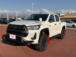 トヨタ ハイラックス 2.4 X ディーゼルターボ 4WD リフトアップ　Wedsホイール　オバフェン