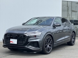 アウディ Q8 55 TFSI quattro Sline　ブラックスタイリング　Bang