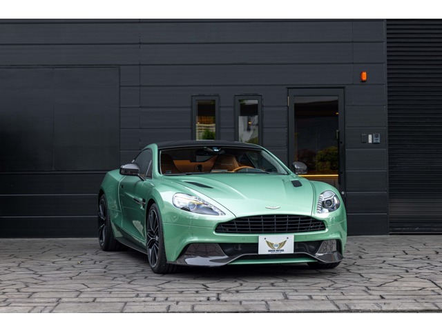Aston Martin Vanquis の入庫です