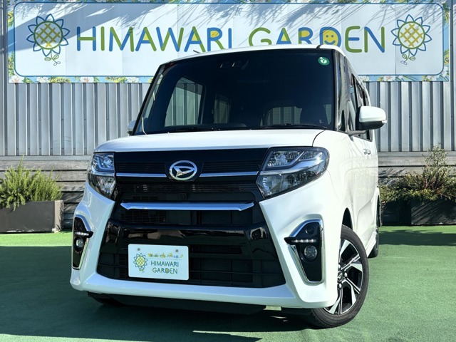 DCM明石店屋上に特選中古車100台展示！食と車とアウトドアのお庭　ひまわりガーデン