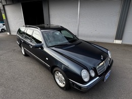 メルセデス・ベンツ Eクラスワゴン E240 7人乗り