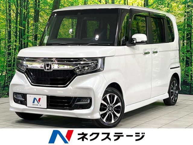 禁煙車　純正ディスプレイオーディオ　衝突被害軽減システム　バックカメラ