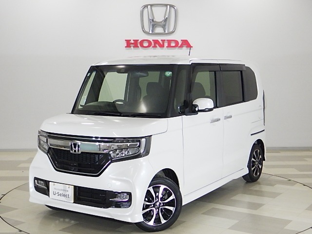 内外装きれいなN-BOXカスタムです。禁煙車、2年間ディーラー保証付きでお渡しできます。
