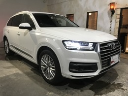 アウディ Q7 2.0 TFSI クワトロ 4WD 7シーターPレーダーC前後ヒーター360°