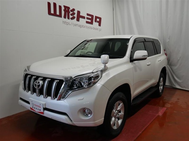 大人気SUVのプラドです！迫力ある外観に雪道も安心の4WD。アウトドアにもピッタリな1台です♪