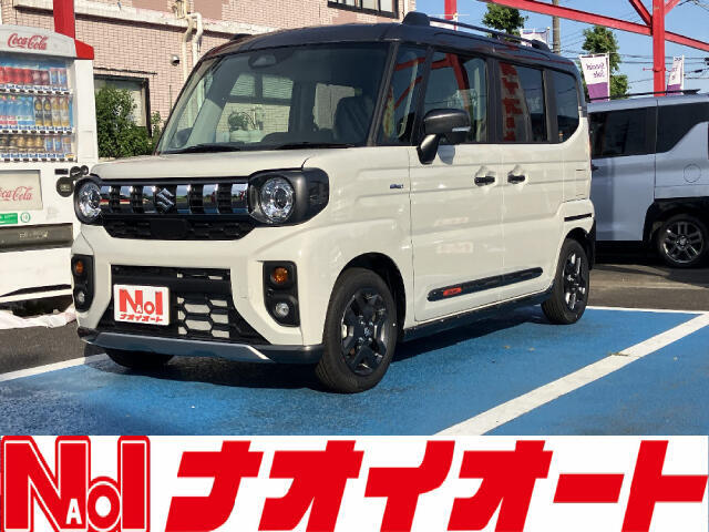 【当店のこだわり】入庫後のお車は選任スタッフによる細部清掃を実施しております。足回り、エンジンルーム、室内、室外を隅々まで綺麗にしております。展示車はピカピカです。全国配送も可能ですのでご相談下さい！