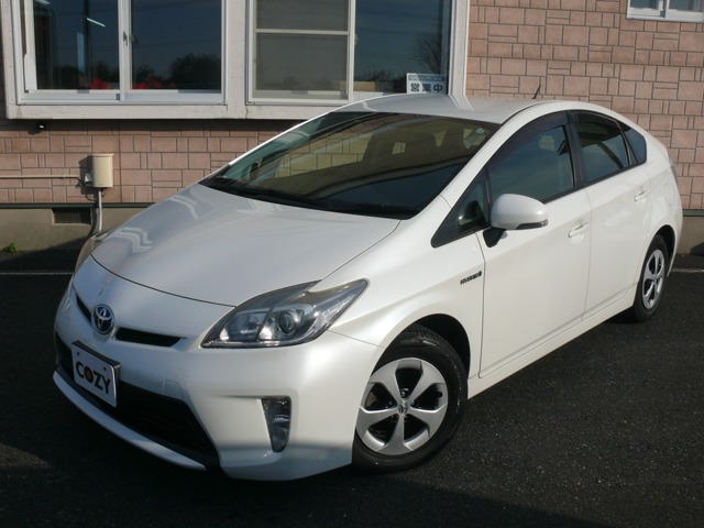 納車点検整備時には、エンジンオイル・オイルエレメント・ワイパーゴム・始動バッテリー・エアクリーナー・エアコンフィルター・キーレス電池など新品交換させていただいております。