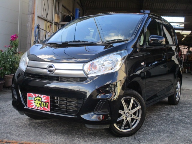 整備士がしている中古車センター！！自社工場完備なので、ご購入後のアフターサービスも充実♪♪お客様のカーライフをしっかりサポートさせていただきますのでぜひ安心しておまかせください♪