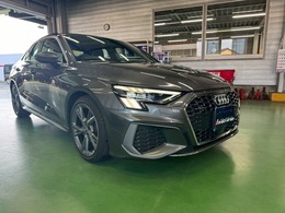 アウディ A3セダン 40 TFSI クワトロ Sライン 4WD 純正ナビ フルセグ ワンオーナー 禁煙車