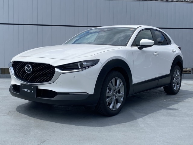 マツダオートザム鈴鹿です。　新車・試乗車・中古車を取り扱っています。