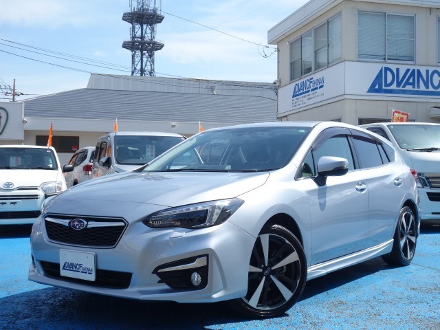 当店の中古車は、オートオークションから厳選して仕入れた後、店頭にてさらに第三者の評価検査を受けております。