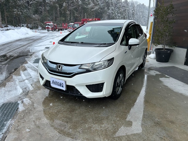 新車.中古車、レンタアップのお車まで幅広く取り扱っております！お気軽にご連絡、ご相談ください！式会社吉崎鈑金　〒916-0033 福井県鯖江市中野町9-22　無料ダイヤル0078-6003-837152 E-mail：info@yoshi-ban.com