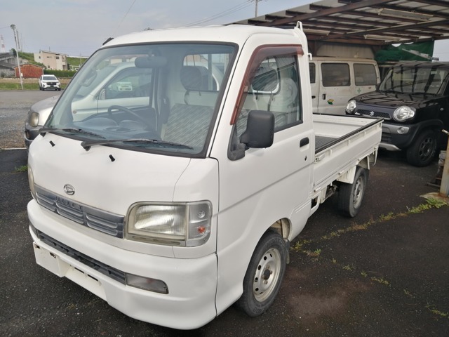 すぐ近くにある車検整備工場がメインのお店です。整備仕事優先のため展示場所は不在の場合があります。ご来店前にご連絡していただければしっかりとご案内出来ます。総額明細はネットでご確認いただけます。