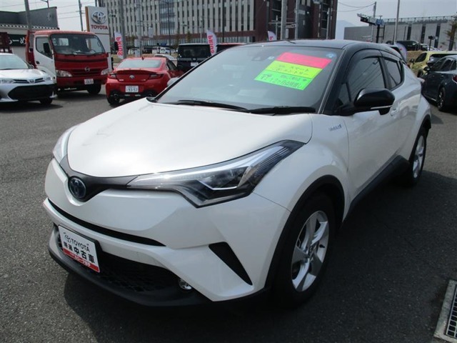 C-HR ハイブリッド入荷しました。