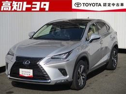 レクサス NX 300h バージョンL LEDライト・アルミ・ワンオーナー
