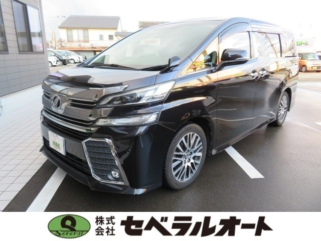 軽自動車・コンパクトカー・ミニバン・SUVなど、常時100台揃っている展示場へようこそにゃん！いろんなクルマがあるにゃん！