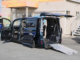 トヨタ ヴォクシー 2.0 ZS ウェルキャブ スロープタイプI 車いす1脚仕様車 ZSウェルキャブ　スロープタイプ1　車いす1