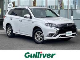 三菱 アウトランダーPHEV 2.4 S エディション 4WD 温水式ヒーター/サンルーフ/アルパインナビ