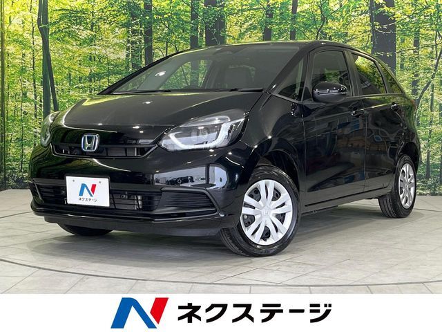 4WD　衝突軽減装置　禁煙車　アダプティブクルーズ　バックカメラ　ETC