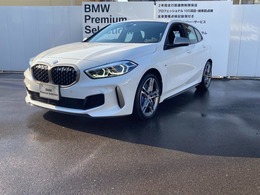 BMW 1シリーズ M135i xドライブ 4WD 元試乗車　ACC　シートヒーター　保証2年付