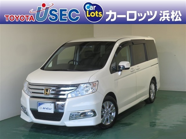 ホンダ・ステップワゴン。広い車内で、人も荷物もたくさん載せられるミニバンです☆