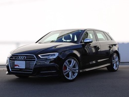 アウディ S3スポーツバック 2.0 4WD B＆O/アシスタンス/キャリパーレッド