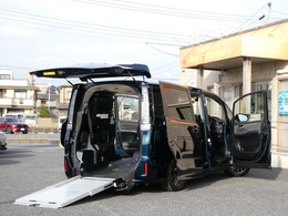 トヨタ ヴォクシー 2.0 ZS ウェルキャブ スロープタイプI 車いす1脚仕様車 ZSウェルキャブスロープタイプI　車いす1脚
