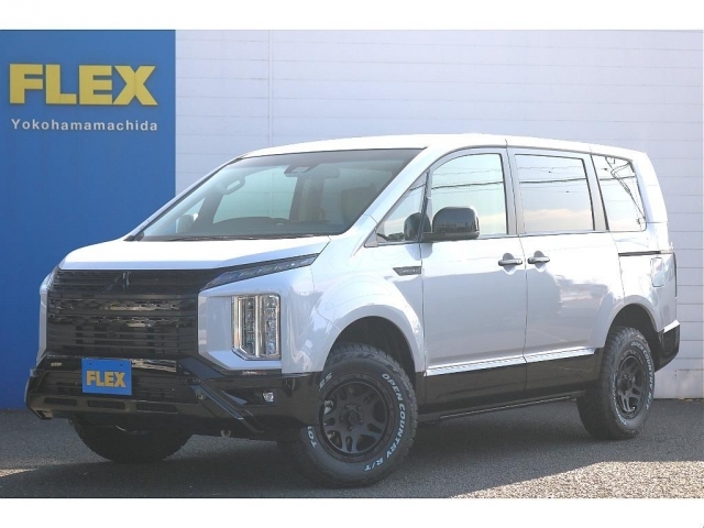 三菱　デリカD5　特別仕様車シャモニーの4WDディーゼル！ 外装のライトカスタムにナビは ALPINEのBIGX11ナビをインストール！