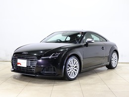 アウディ TTSクーペ 2.0 4WD LED・アシスタンスPkg・シートヒーター