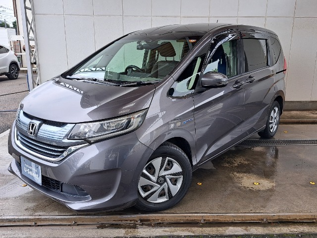 平成28年式、ホンダ車人気のミニバン、フリードハイブリッドGホンダセンシンググレードが入荷いたしました♪7に乗りです。