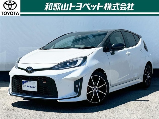 ハイブリッドエンジンの力強いトルクが楽しめるスポーツコンパクトカー「アクアGRスポーツ」です！専用の内外装装備が施されています！