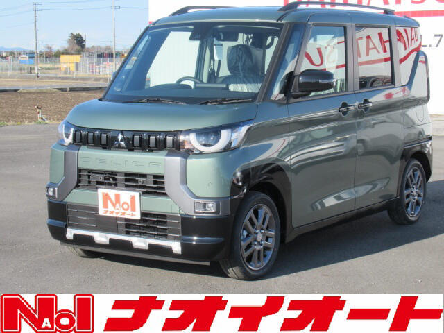 【当店のこだわり】入庫後のお車は選任スタッフによる細部清掃を実施しております。足回り、エンジンルーム、室内、室外を隅々まで綺麗にしております。展示車はピカピカです。全国配送も可能ですのでご相談下さい！
